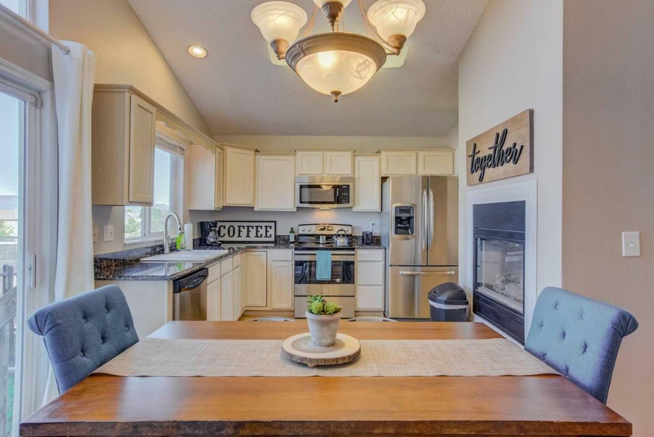Cozy 4Br House With Peak Views In Colorado Springs Villa Esterno foto